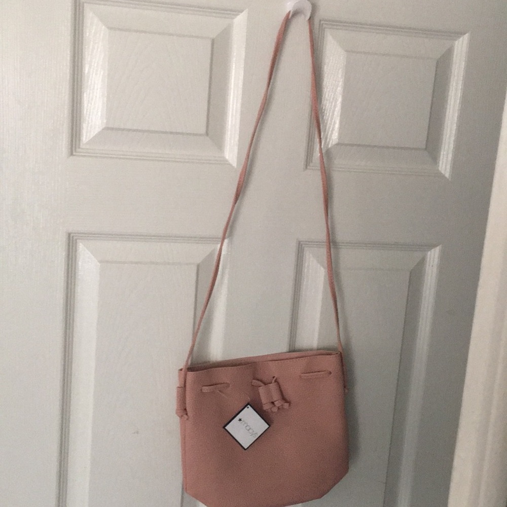 Macy’s Bucket Bag - Picture 7 of 9